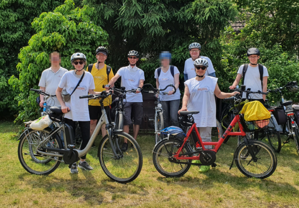 Das VIOSYS Team mobil mit den E-Bikes